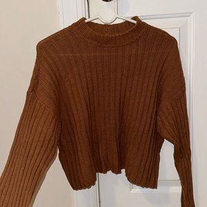 Cropped rib crewneck sweater